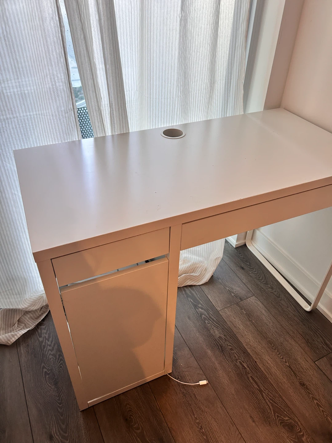 White IKEA MICKE Desk - photo 2
