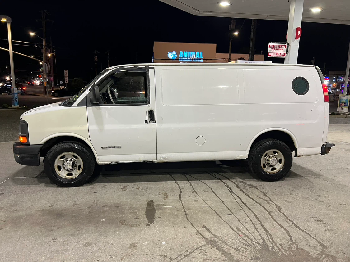 2008 Chevy express 2500 heavy duty. Runs perfect.