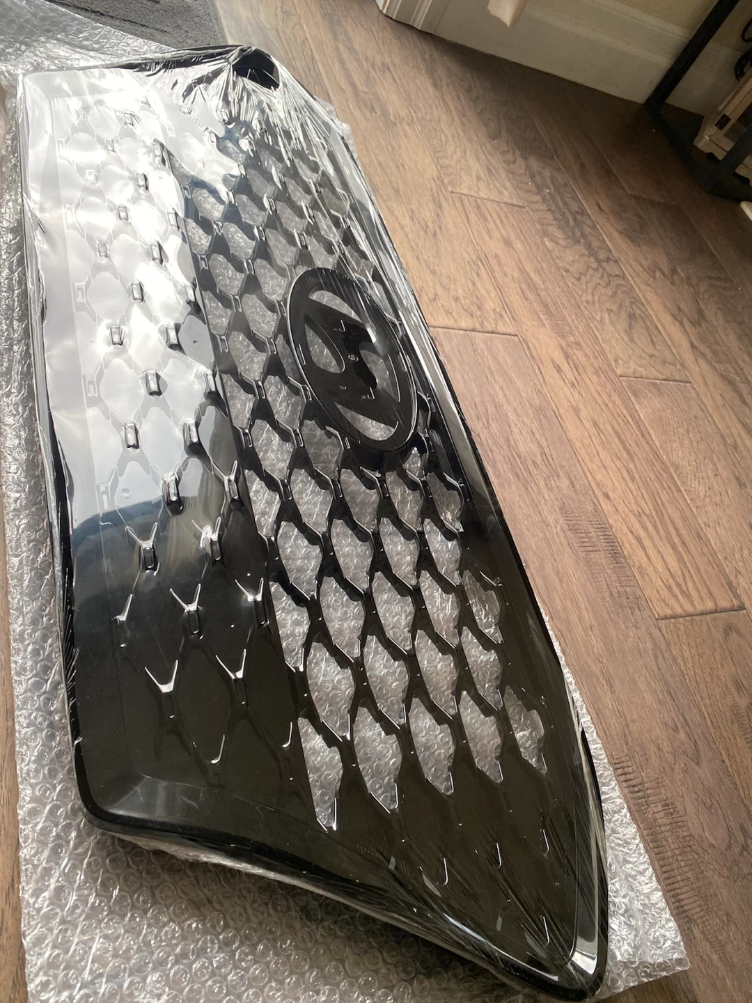 Hyundai Gloss Black Front Grille - photo 2