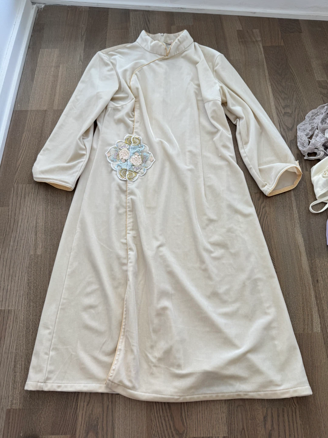 Cream velvet Qipao dress - photo 3