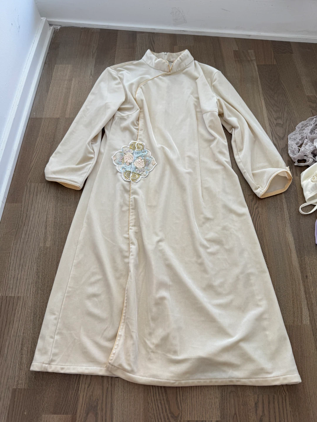 Cream velvet Qipao dress - photo 4
