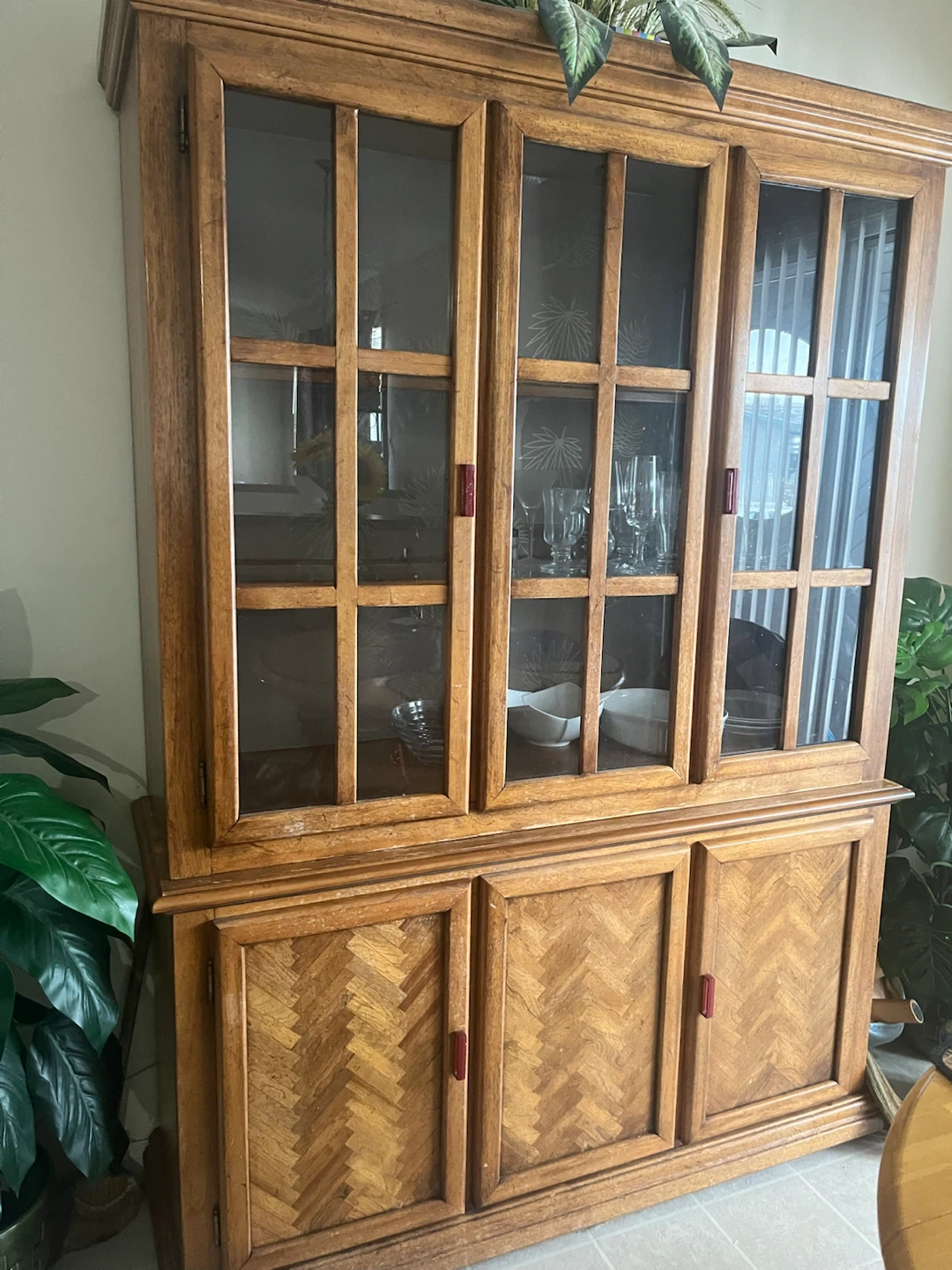 glass cabinet - photo 2