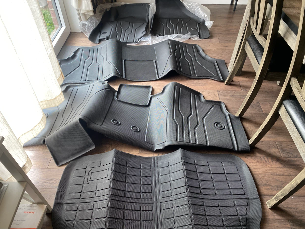floor mats fit Chrysler Van
