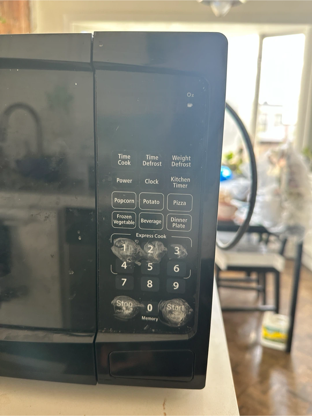 Danby Microwave 0.7 cu ft 700W - Black - photo 3