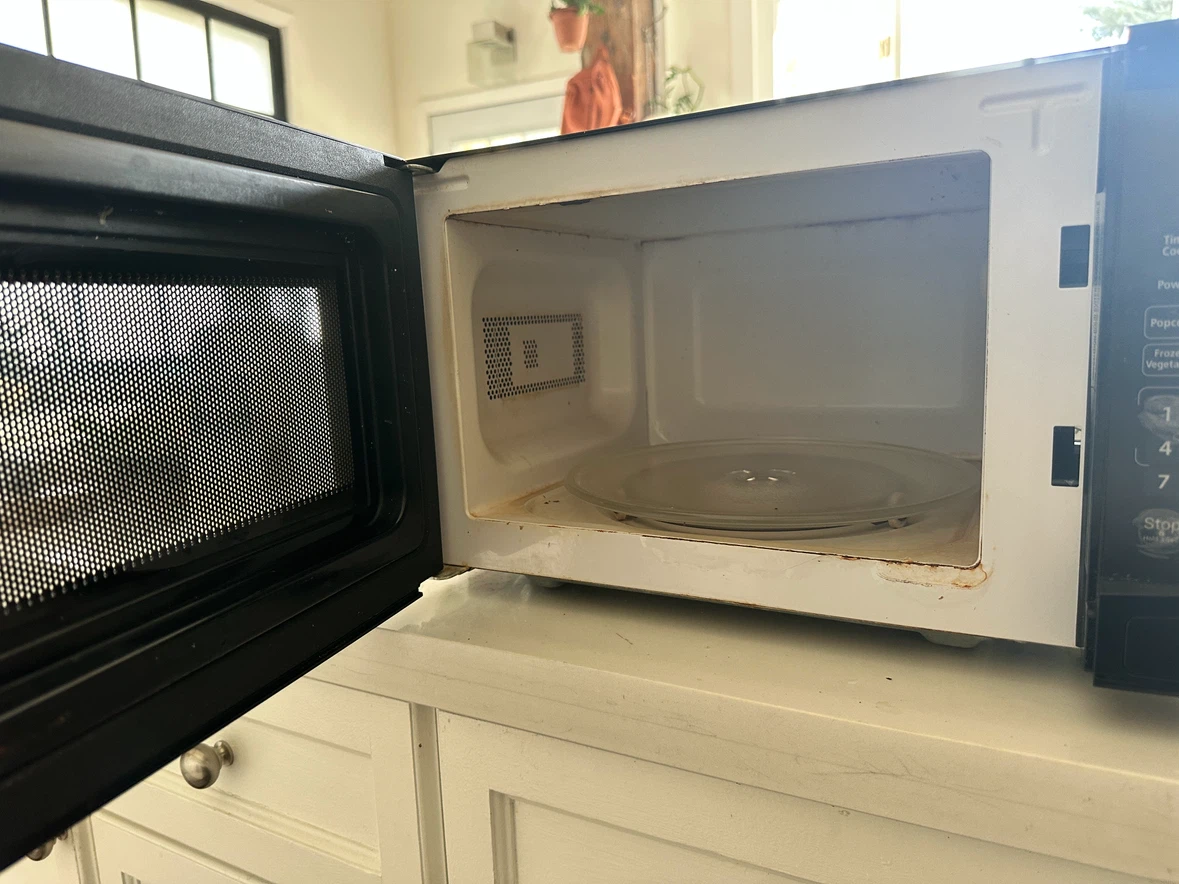 Danby Microwave 0.7 cu ft 700W - Black - photo 4