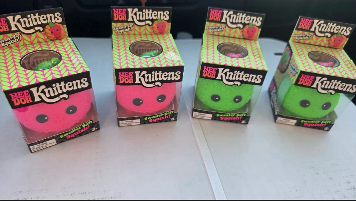 AUTHENTIC Needoh Lot of 4 - Squishmas Knittens! Rare!  🎄 🎅
