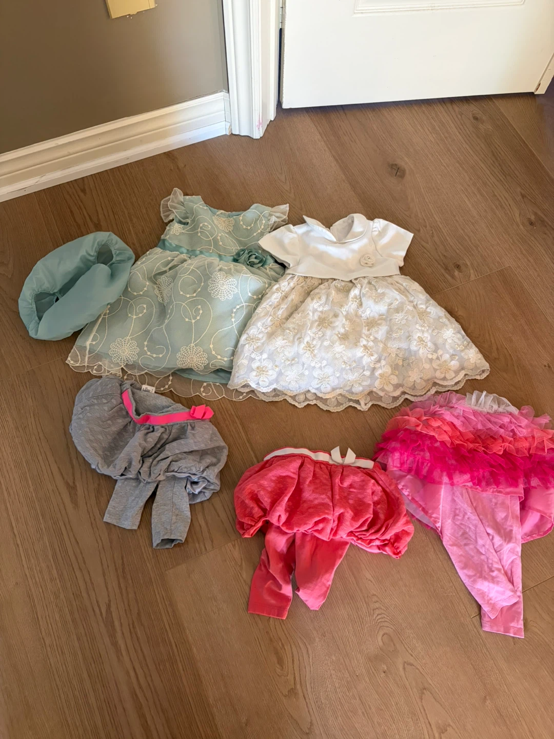 45+pc 12-18m Girls Clothing Bundle - photo 4