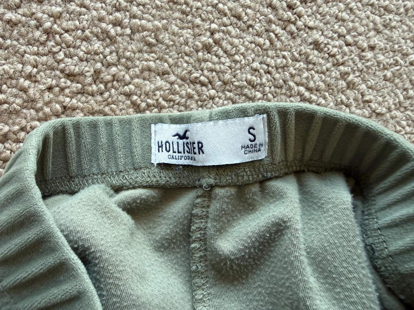 Hollister Olive Green Velour Shorts - photo 3