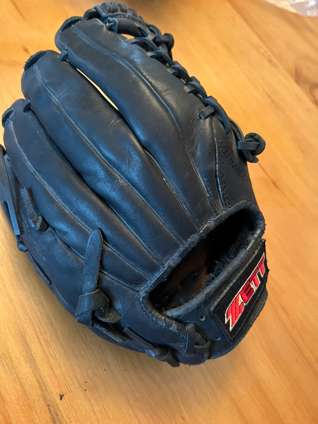 Zett Lightex Baseball Glove