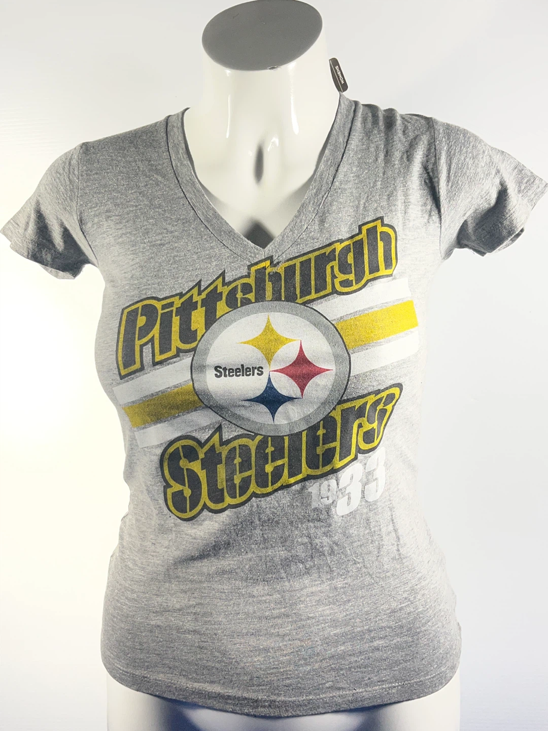 Brand New Pittsburgh Steelers Women's T-Shirt (Size M)