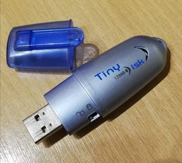 Looking for an ancient flashdrive from 2000s