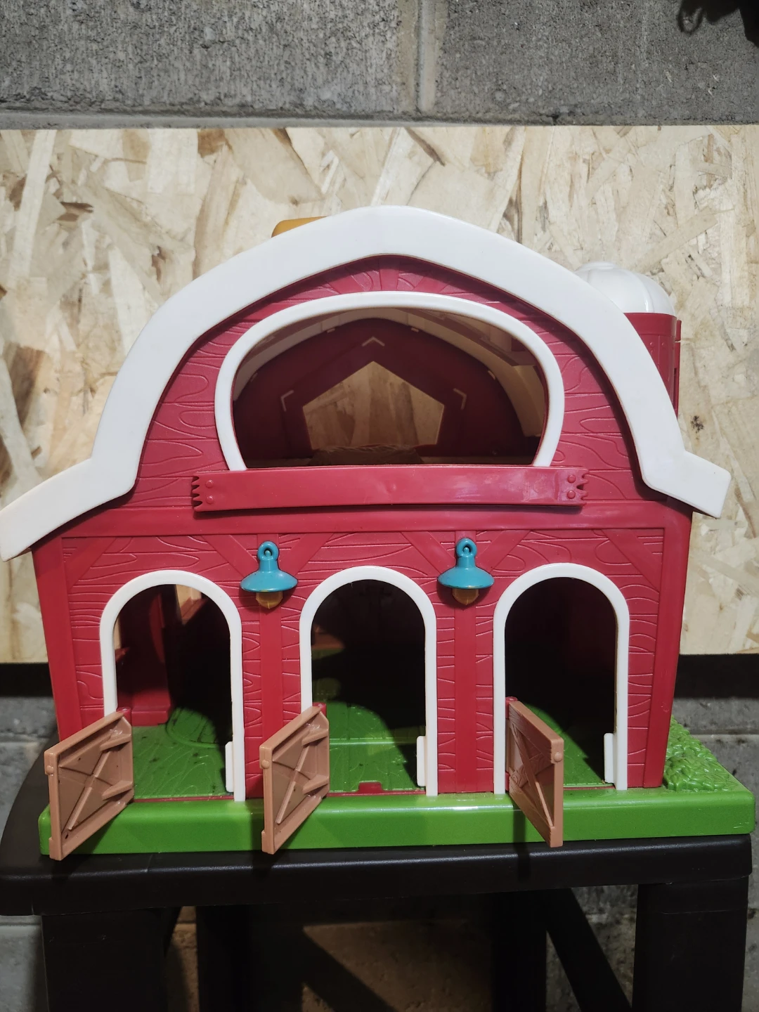 Battat BigbRed Barn Farm Playset - photo 4