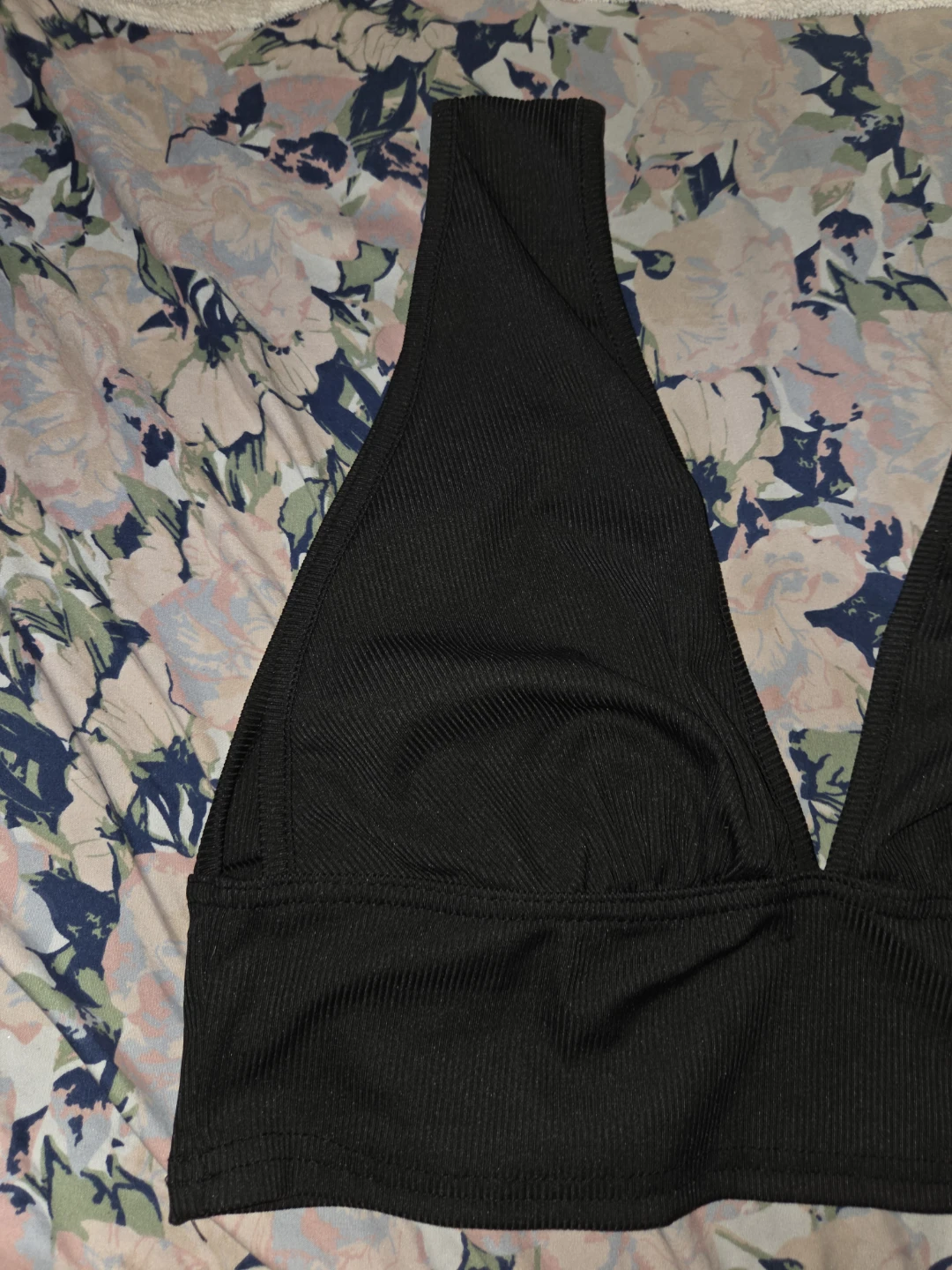 Shein Ribbed Halter Top in a Ladies L - photo 3