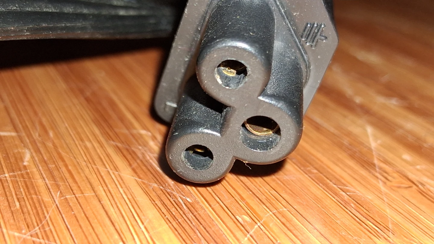 3-Prong Cloverleaf Power Cord - photo 2