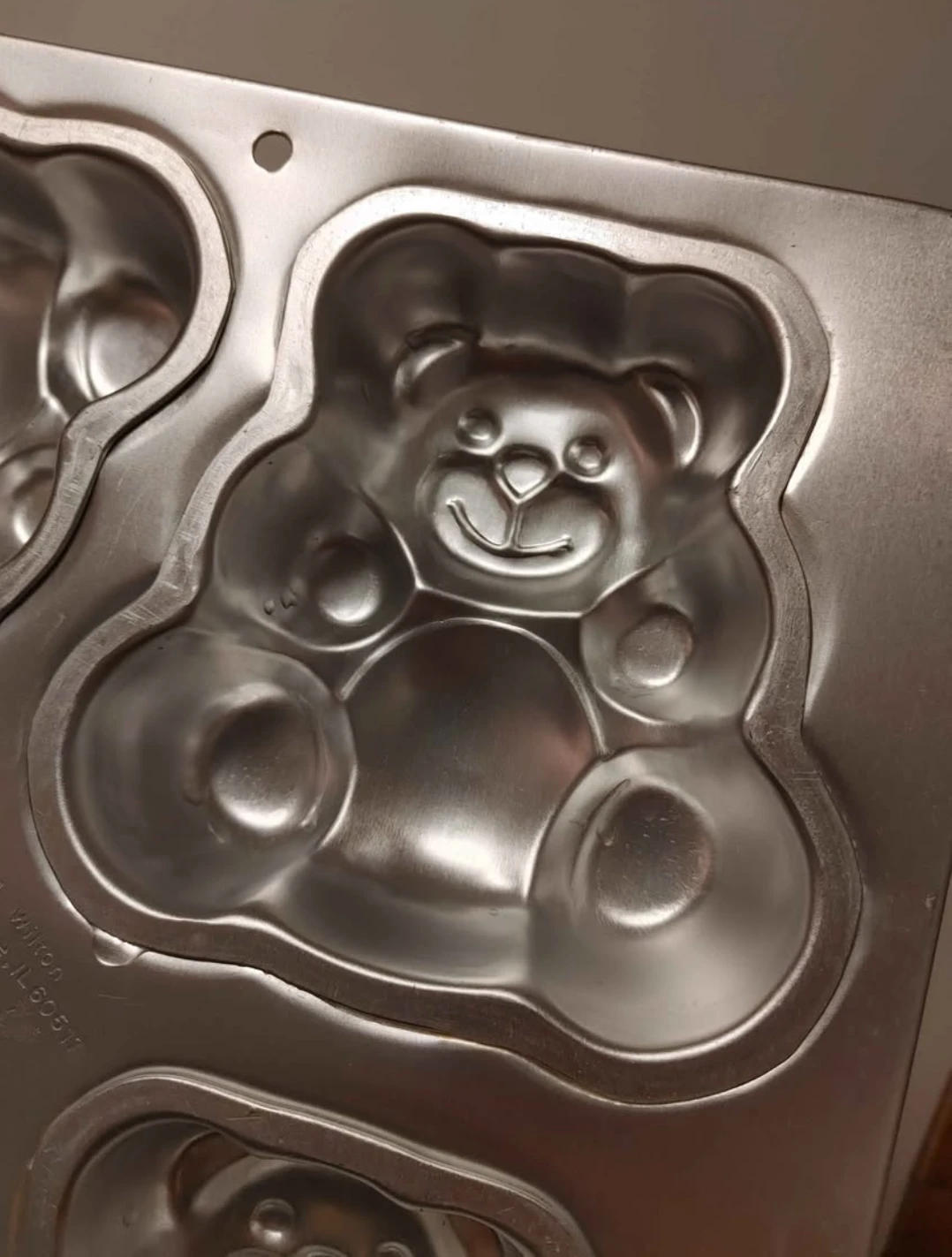 Wilton Teddy Bear Baking Pan - photo 5