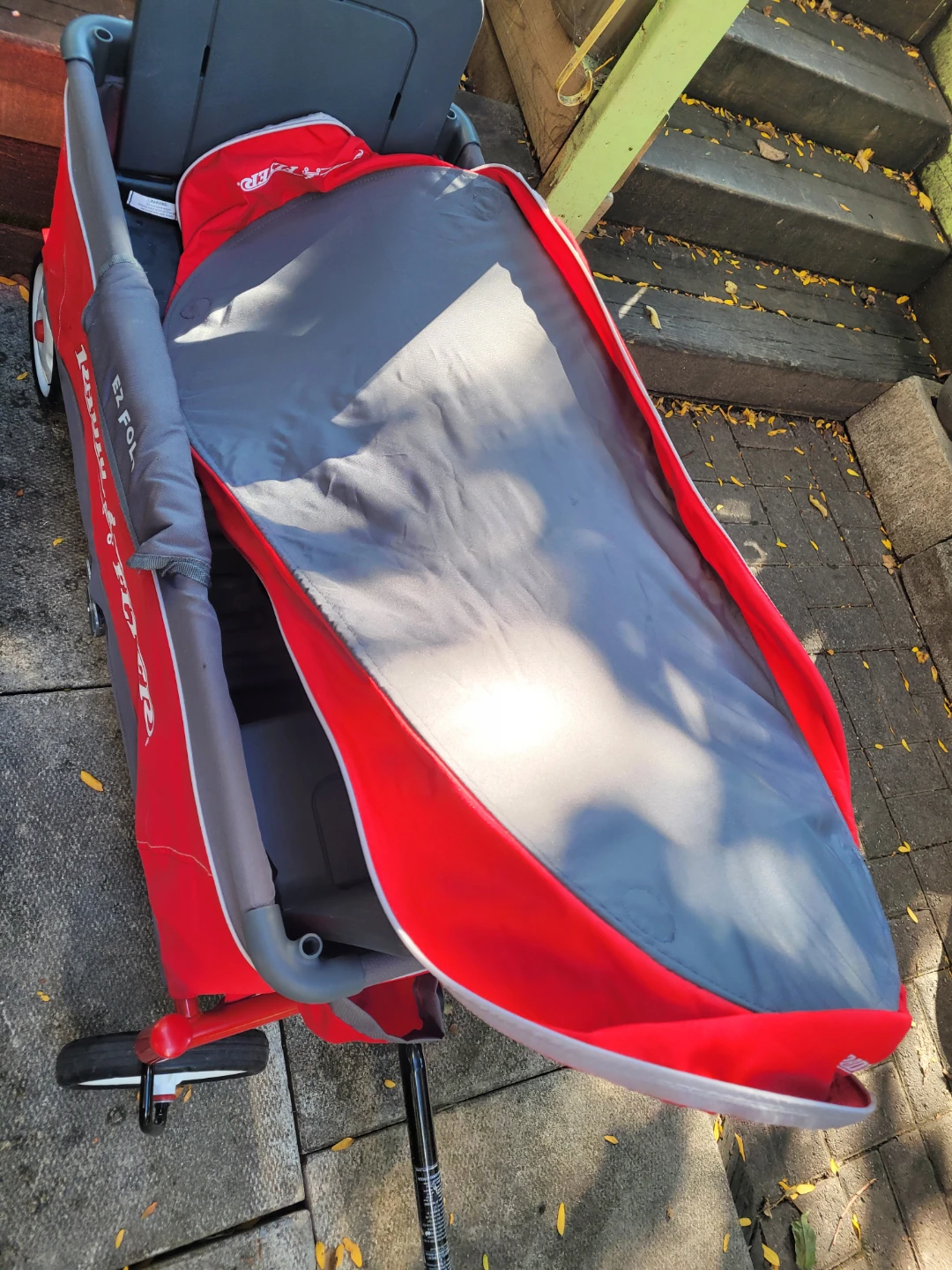 Radio Flyer EZ Fold Wagon - photo 4