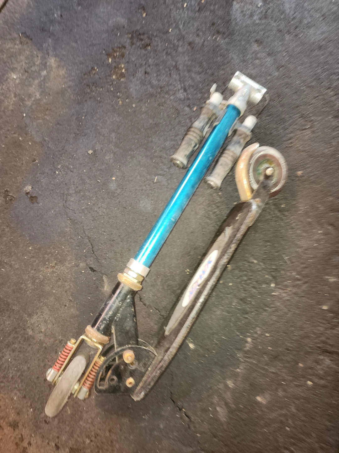 Blue and black foldable kick scooter - photo 2
