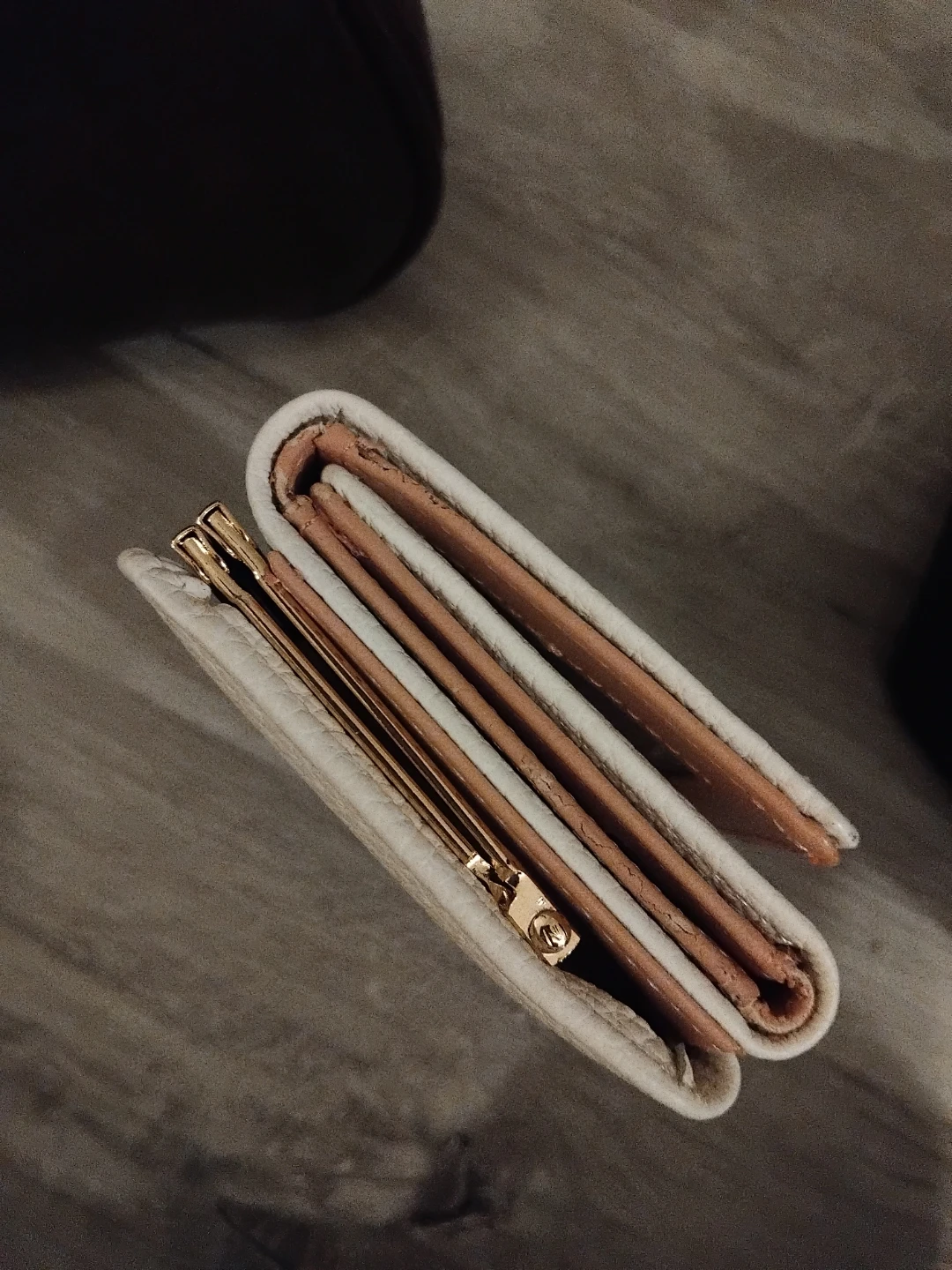 Chrisbella Tri-Fold Wallet - photo 3