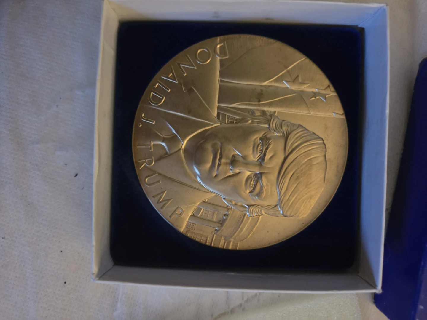 Rare  Donald J. Trump Official  Bronze Presidential Medallion