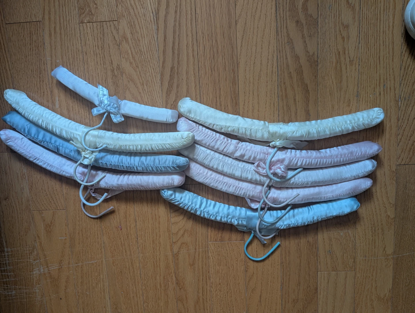Set of 9 Satin Padded Clothes Hangers - photo 2