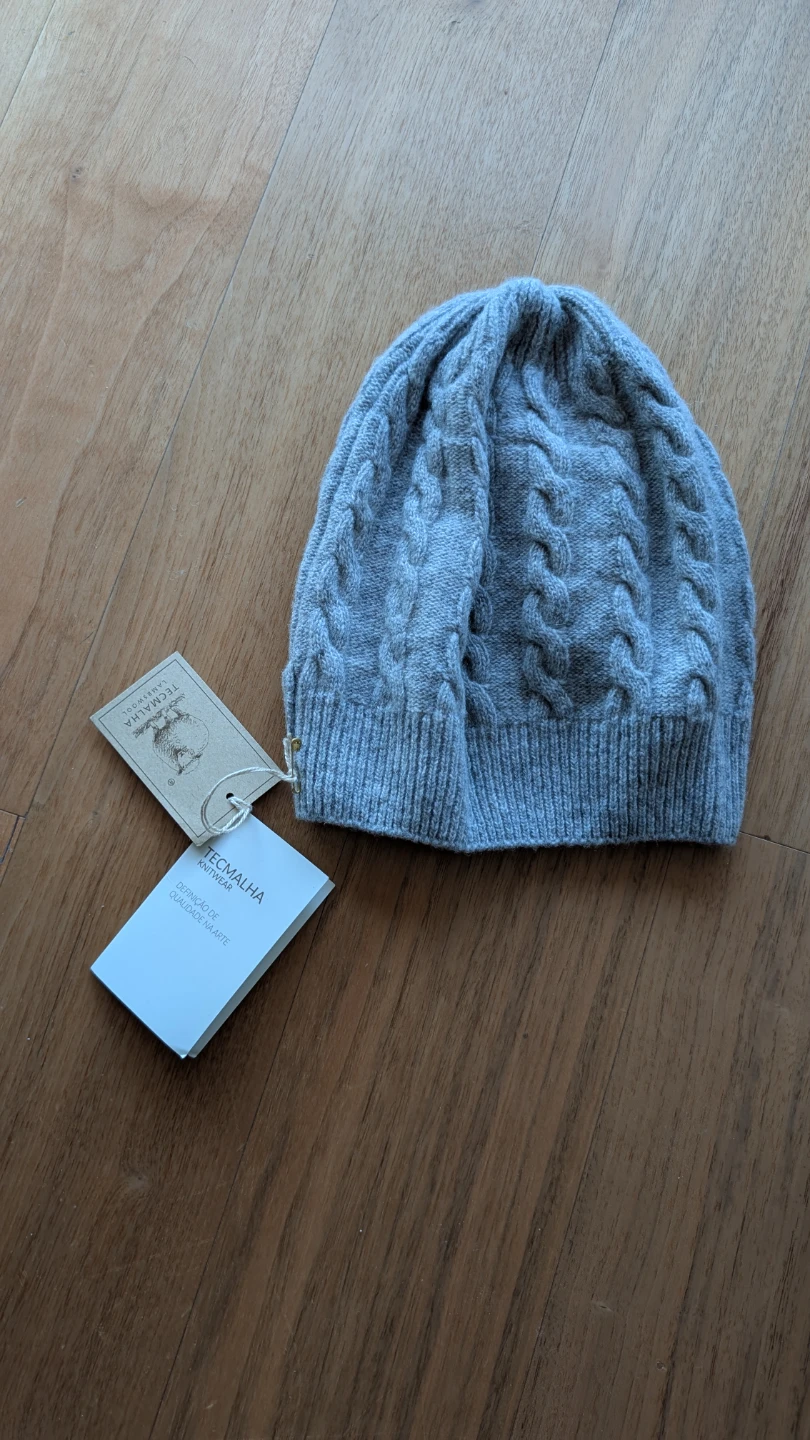 Tecmalha Knitwear Grey Lambswool Cable Knit Beanie