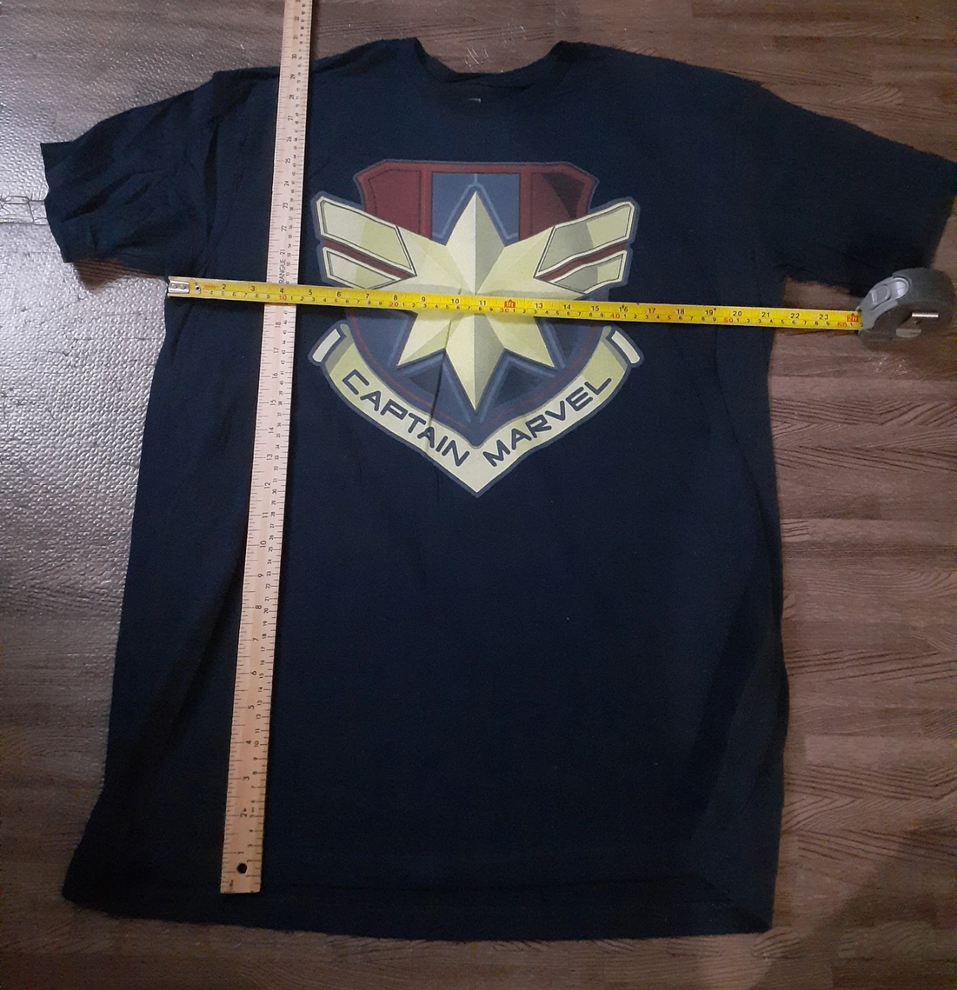 Captain Marvel Graphic T-Shirt XL