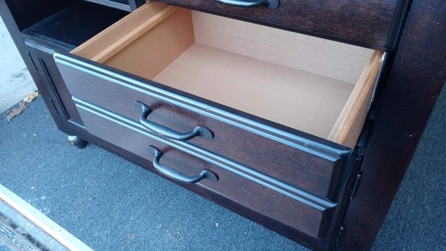Legacy Classic Furniture Sideboard - photo 3