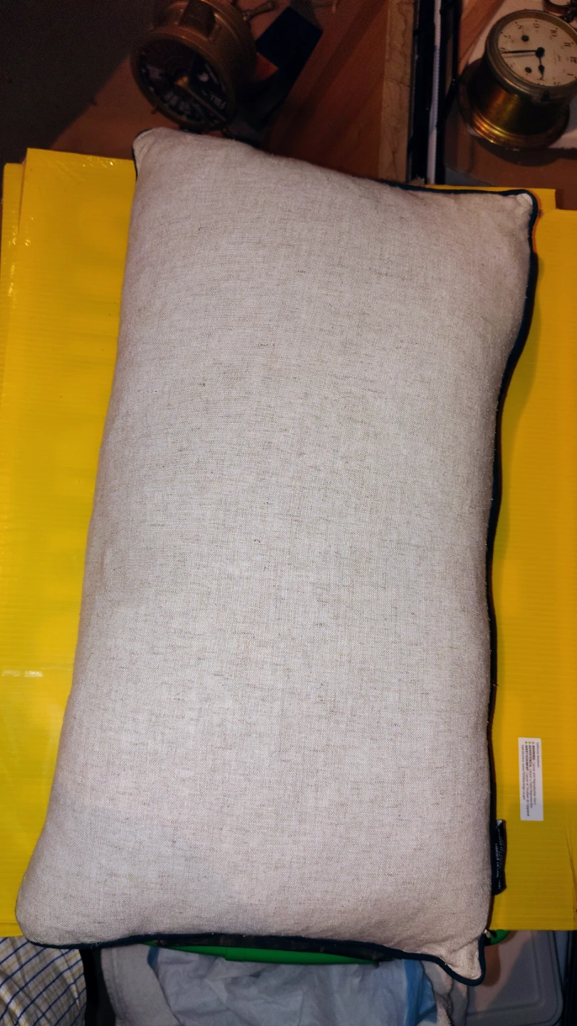 Pair of Envogue Snuggle Decorative Cushions - photo 3