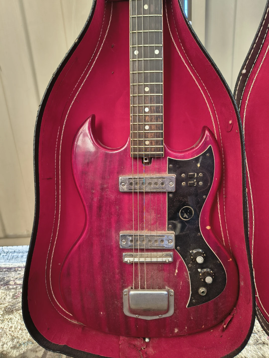 Electronic guitar