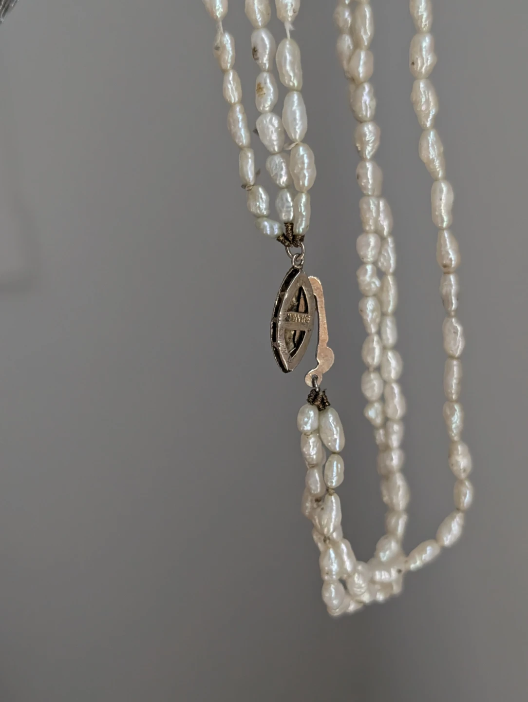 Three-strand freshwater pearl necklace with silver clasp - photo 4