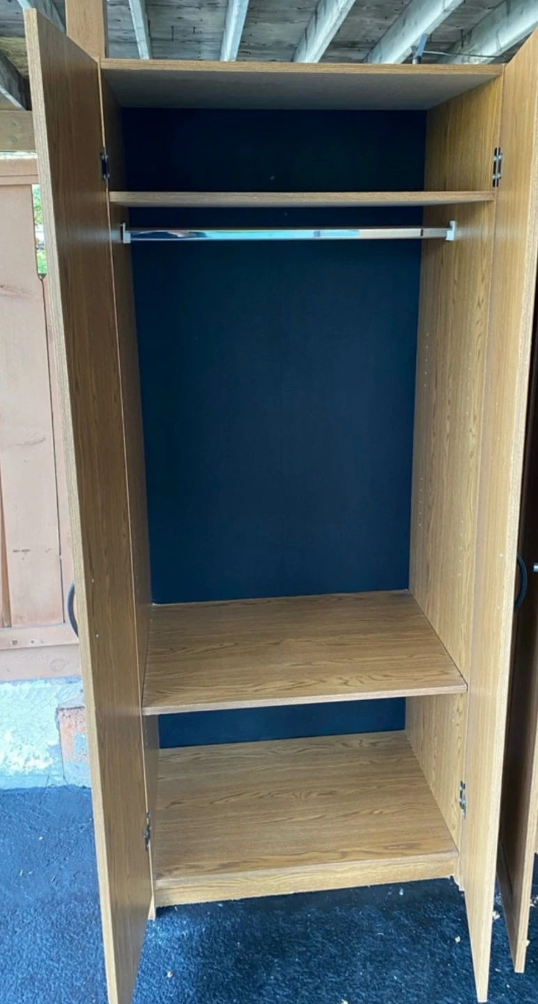 Oak-Look Two-Door Wardrobe - photo 2