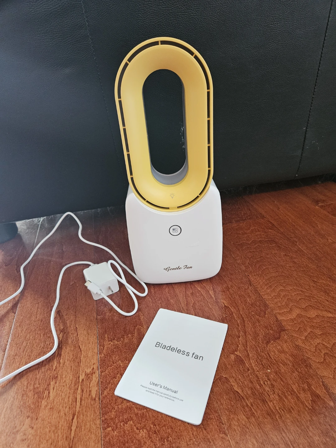 Gentle Fan bladeless desk fan