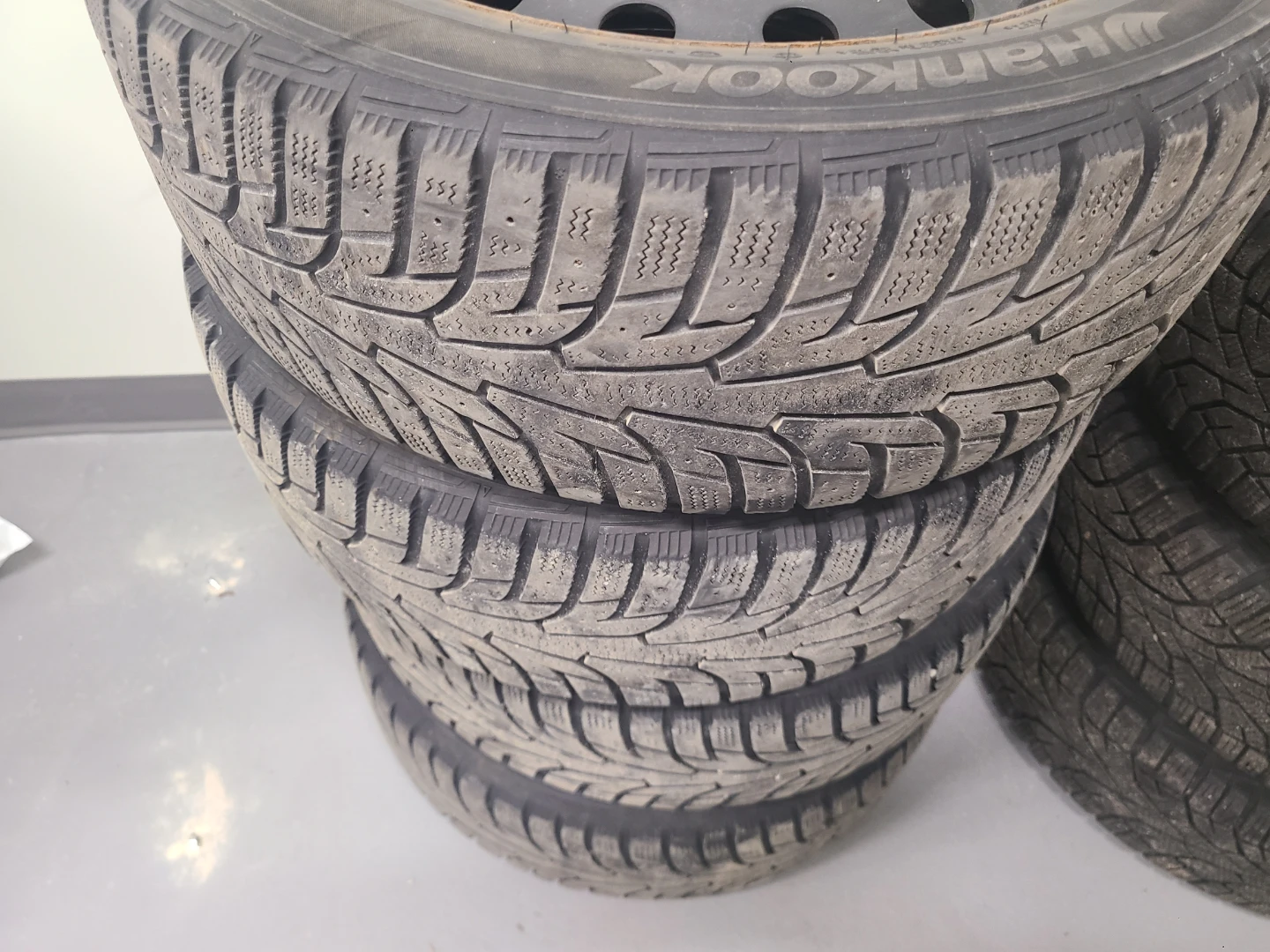 Set of 4 Hankook Winter i*Pike RS Tires - photo 3