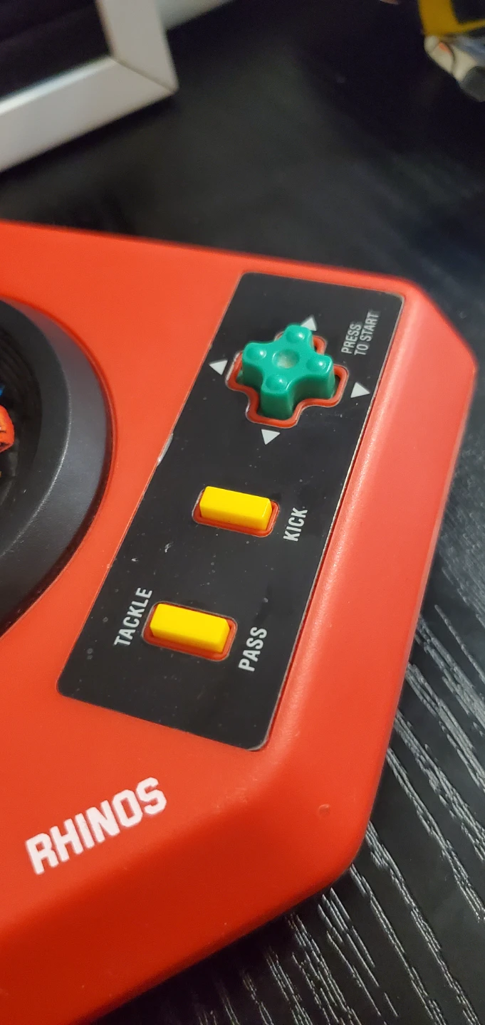 VTech 1986 Talking Football electronic handheld game - photo 3