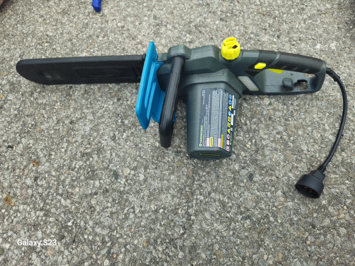 Yardworks 14-inch Electric Chainsaw - photo 2