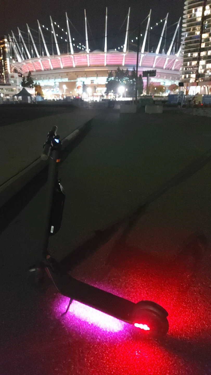 RGB LIGHTING Segway ES4 scooter with external battery!