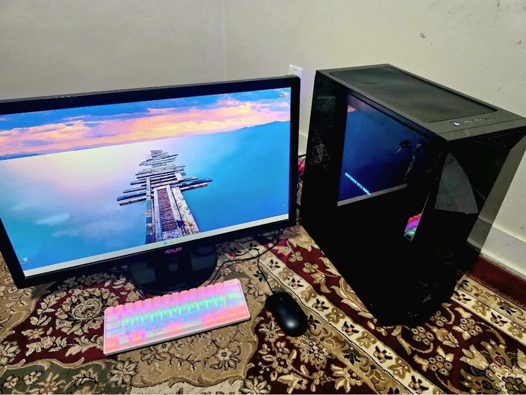 i7-4790K | GTX 1080 Ti 11GB | 16GB RAM | 500SSD | 27" Monitor