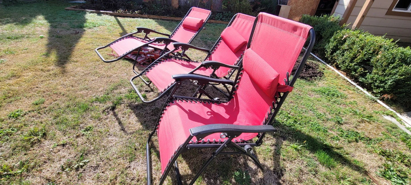Three red zero gravity lounge chairs - photo 3