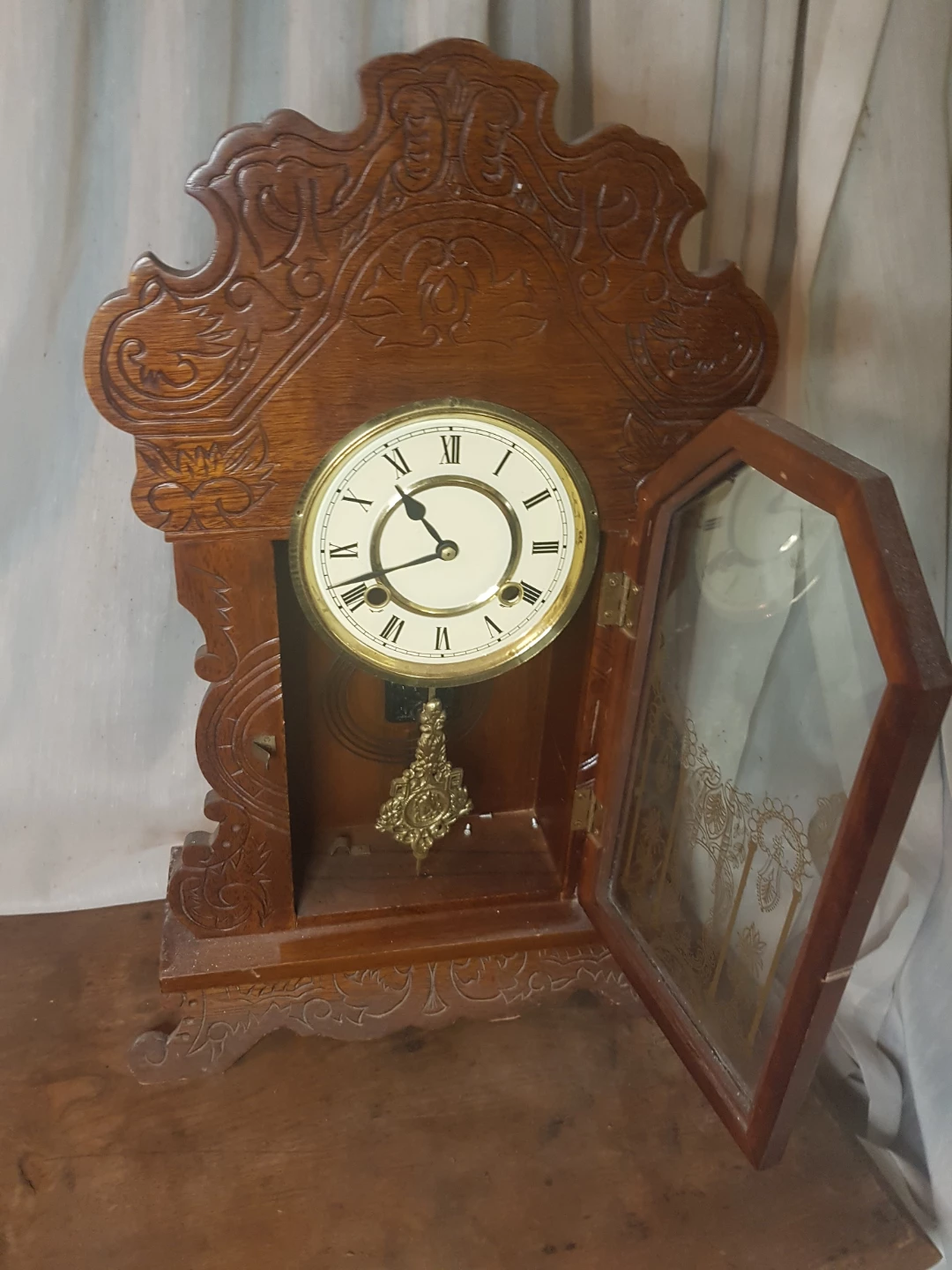 Vintage Wooden Mantel Clock - photo 2