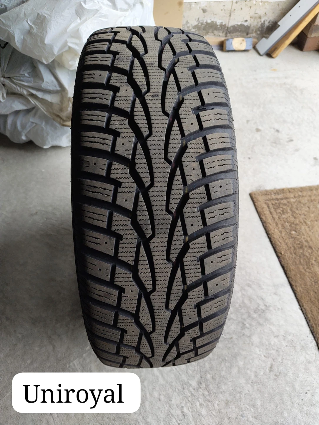Uniroyal Tiger Paw Ice & Snow 3 Tire 215/60R16 - photo 3