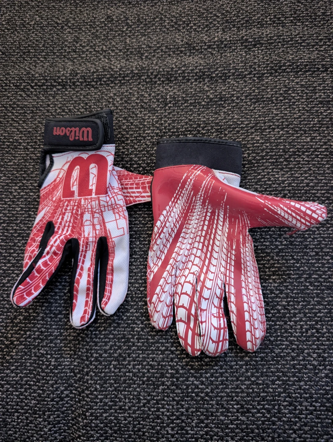 Wilson Youth Football Receiver Gloves