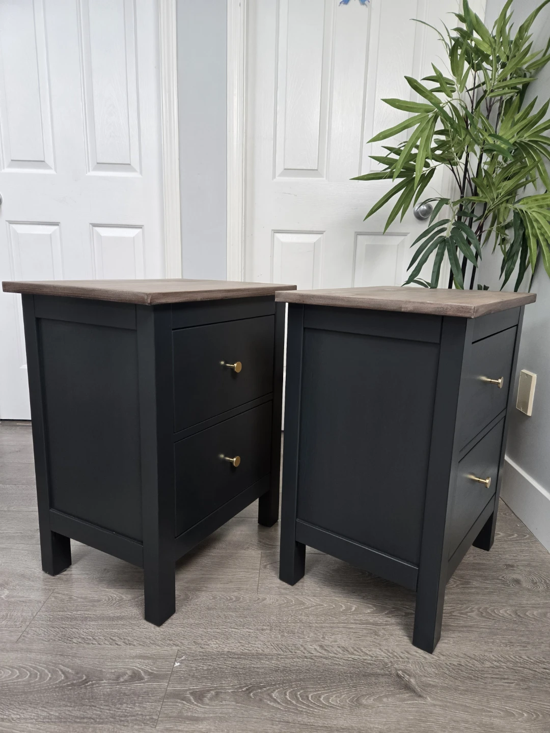 2 newly refinished solid wood nightstands - photo 3