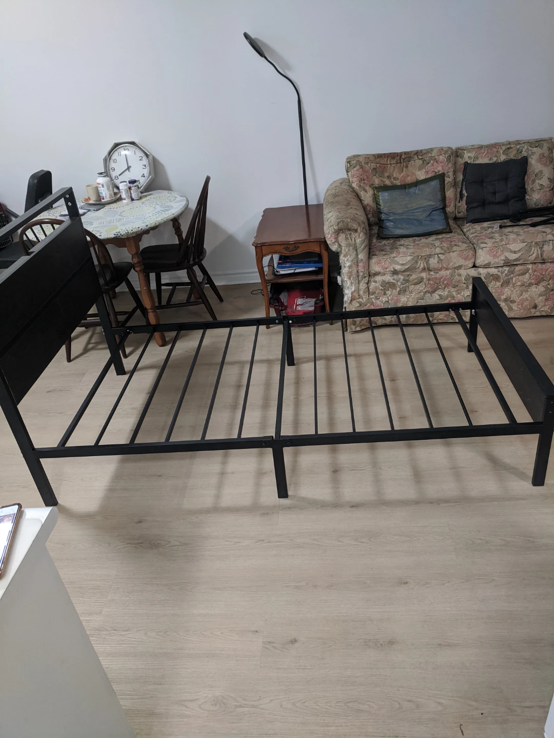 Twin Metal Bed Frame(free delivery) - photo 3