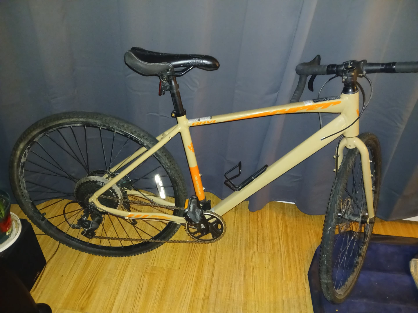 Hyper Gravel Bicycle
