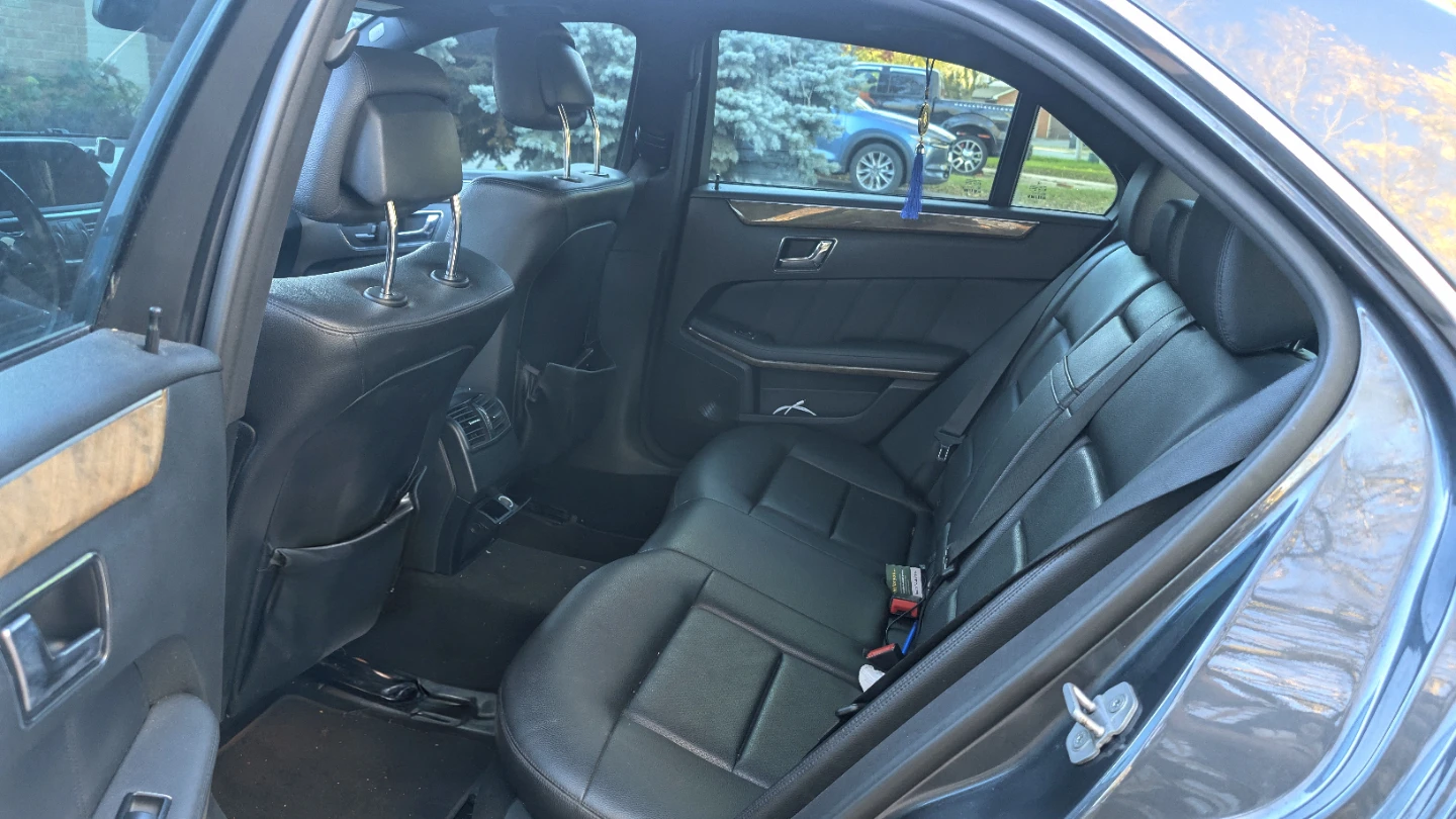 Mercedes-Benz E350 4MATIC 2010 - photo 3