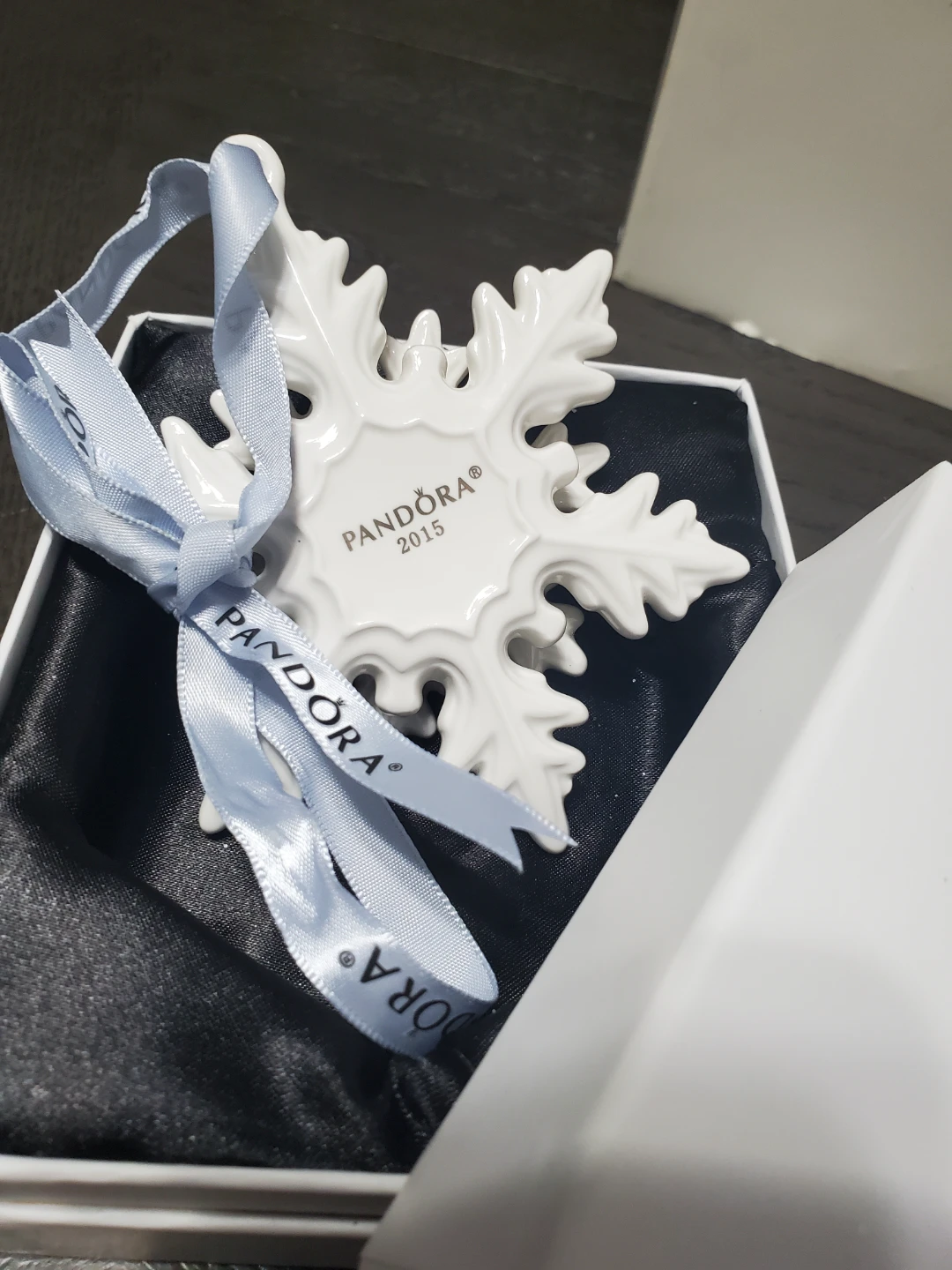 Pandora 2015 Porcelain Snowflake Ornament - photo 2