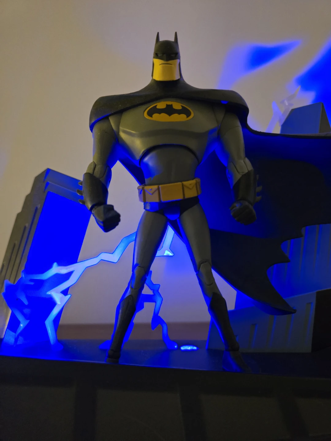DC Batman The Animated Series Light-Up Diorama - photo 5
