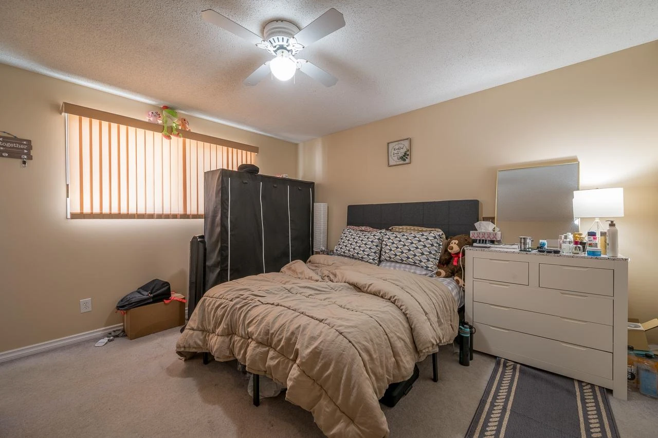 4 bed and 2 bathroom house for rent in North Kamloops - photo 4