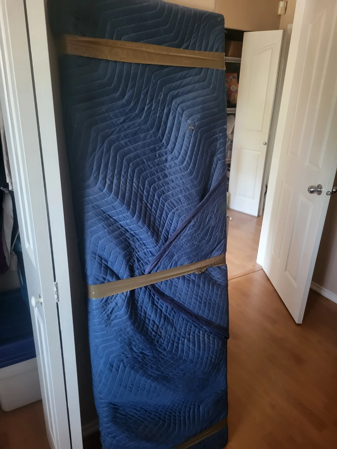 Trevor Linden Framed Jersey and Hockey Stick - photo 3