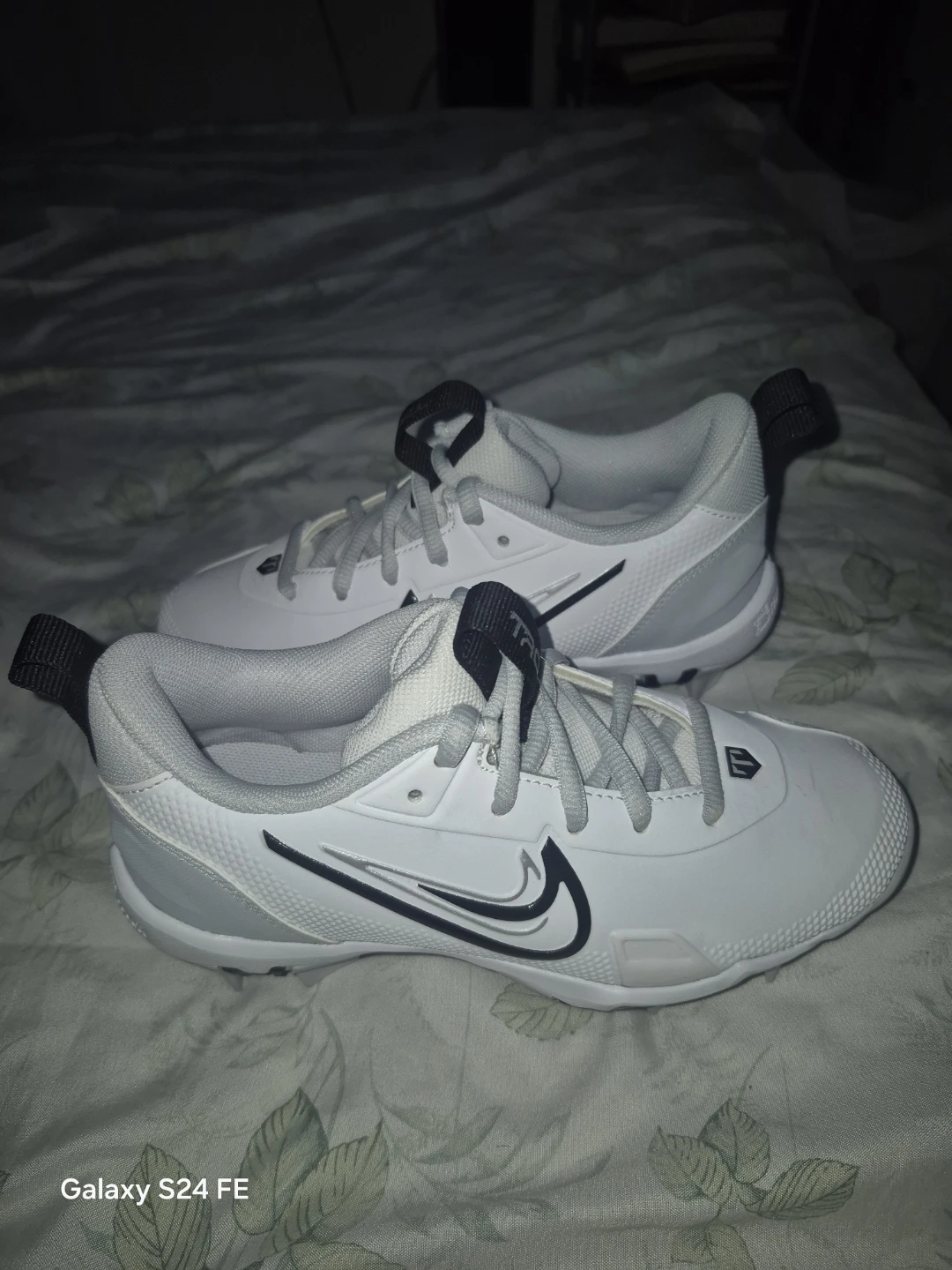 Nike Trout 7 White Baseball Cleats, Size 1Y - photo 4